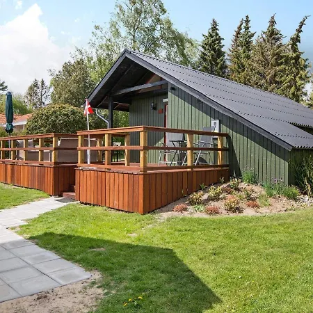 Three-bedroom Holiday In 10 Hejls